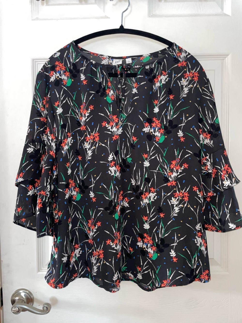 GAP Black Floral Ruffle-Sleeve Women's Blouse with Red & Green Accents